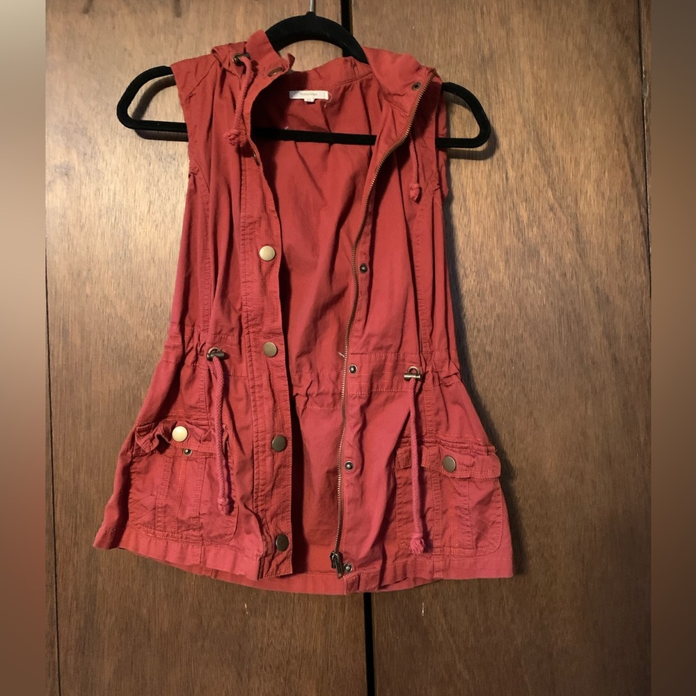 Maurice’s hooded vest